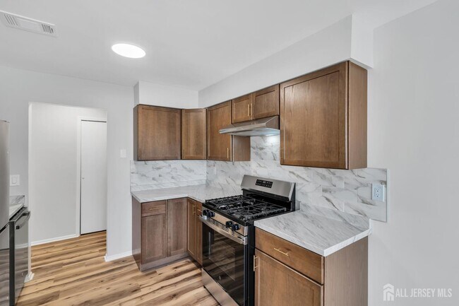 Building Photo - 812 Green Hollow Dr