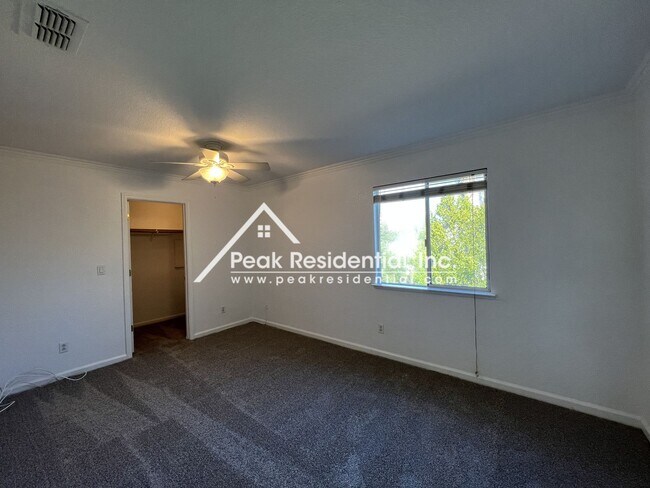 Building Photo - Spacious 4bd/2.5ba Rocklin Home with 2 Car...