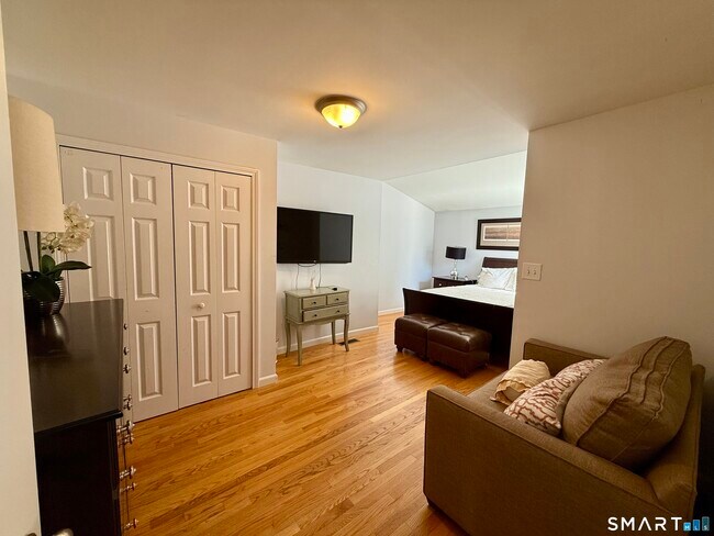 Building Photo - 65 Terrace Ave