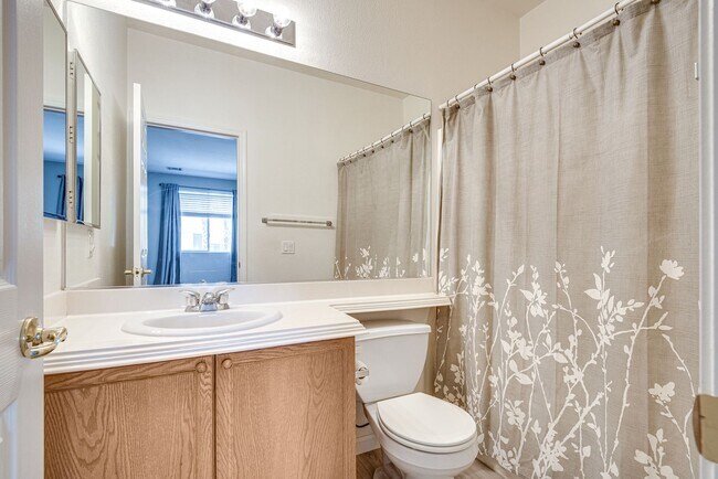 Building Photo - Discover the perfect blend of comfort and ...