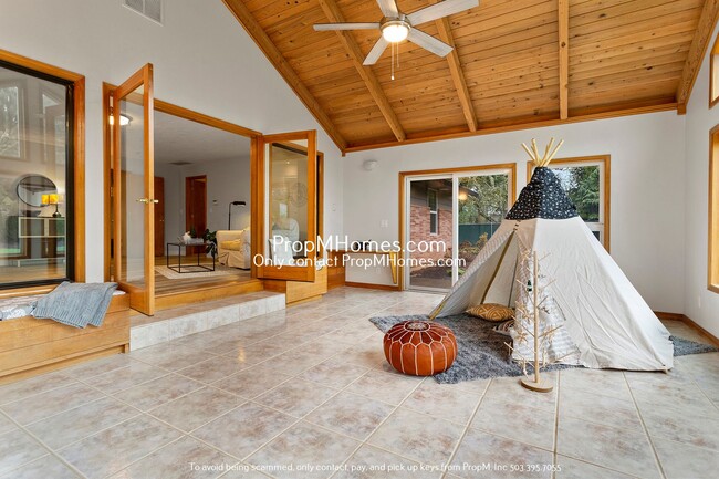 Building Photo - Stunning 3-Bedroom Mid-Century Modern Home...