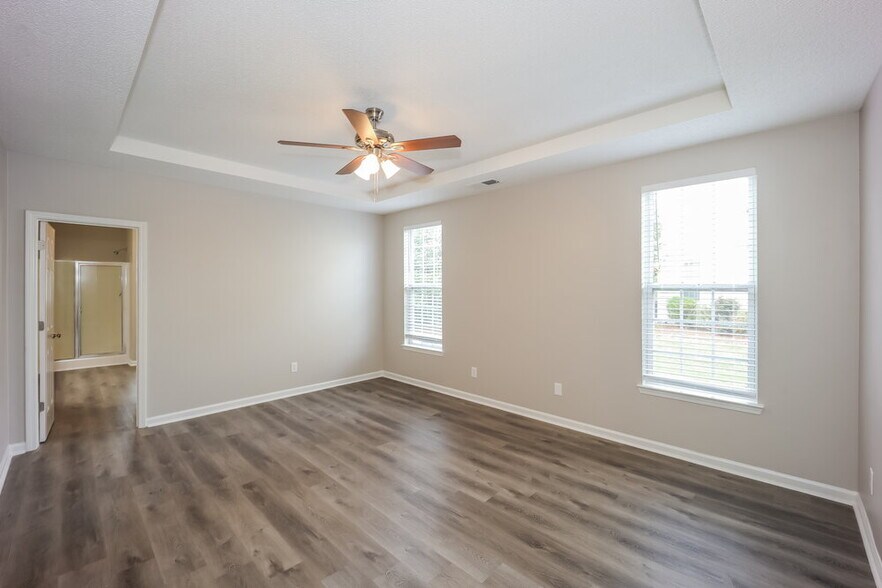 Building Photo - 7601 Hilltop Way