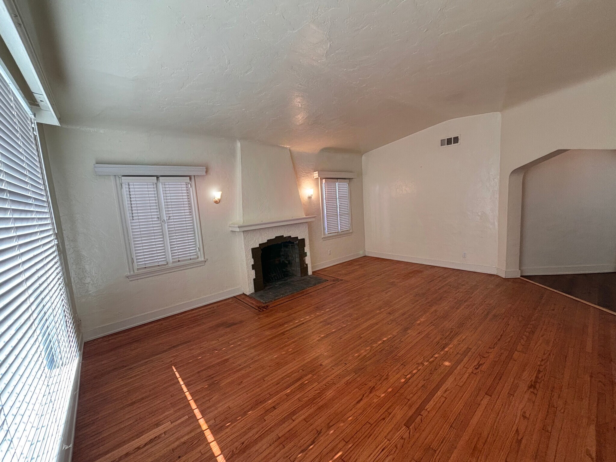 Building Photo - 7530 S Hobart Blvd