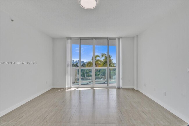 Building Photo - 7900 Harbor Island Dr