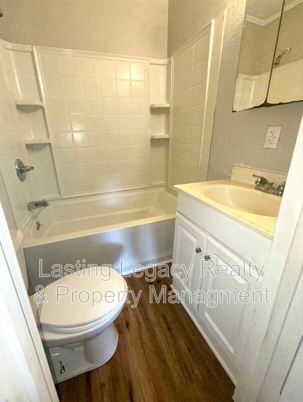 Building Photo - 2455 Sink St