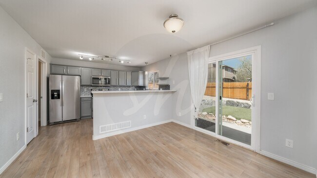 Building Photo - Updated Two Story in Cimmaron Hills