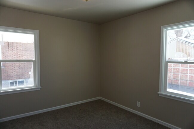 Building Photo - 2022 S 300 E