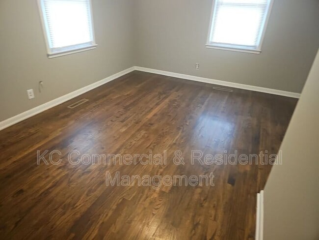 Building Photo - 6713 NW Evelyn St