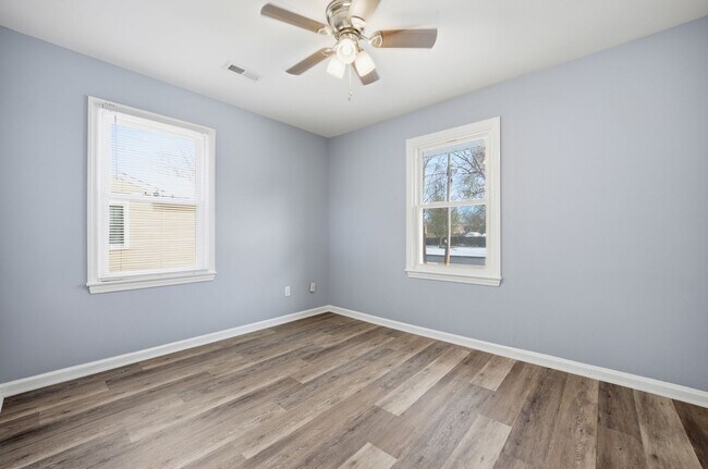 Building Photo - 723 Woodfin Rd