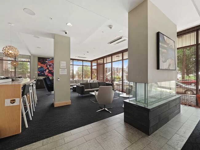 Building Photo - 1320 Fenwick Ln