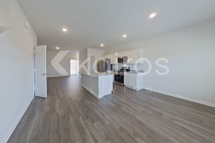 Building Photo - 2233 Banyon Cir