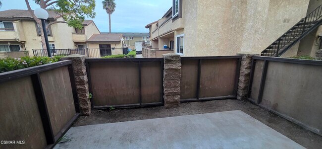 Building Photo - 194 Fashion Park Pl