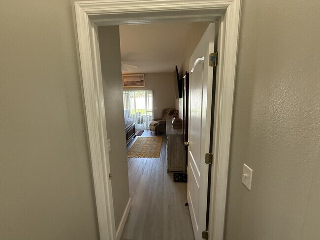 Building Photo - "Spacious 3-Bedroom Retreat with Bonus roo...