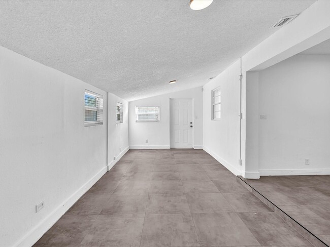 Building Photo - 6661 Meade St