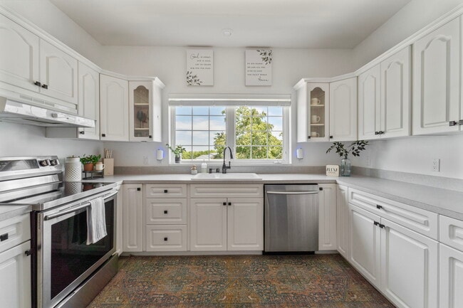 Building Photo - 4949 Rau Ln