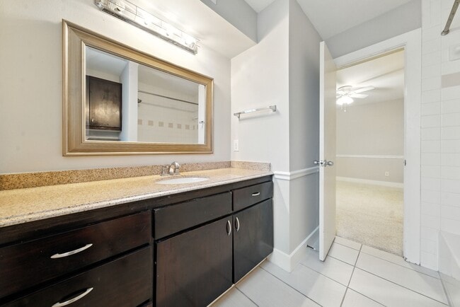 Building Photo - 9709 Riddlewood Ln