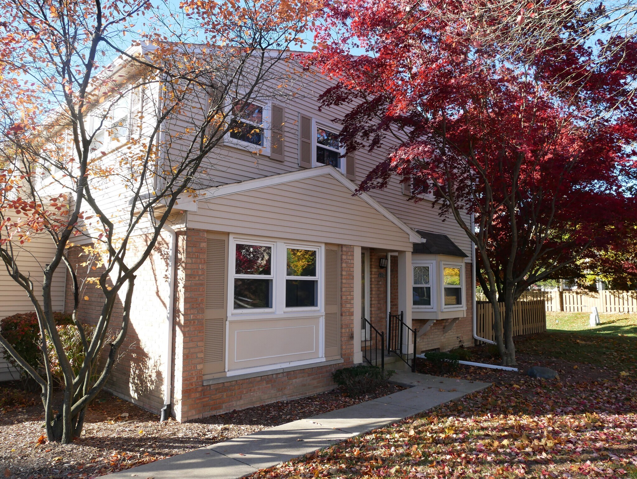 Building Photo - 5082 Buckingham