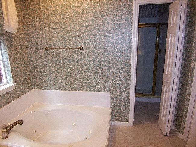 Building Photo - 18075 Partridge Green Dr