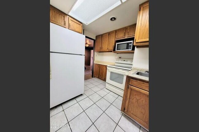 Building Photo - COMING SOON 3-Bedroom 2-bath REMODELED HOUSE