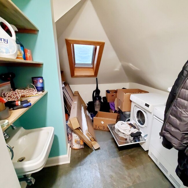 Building Photo - 719 Remington St