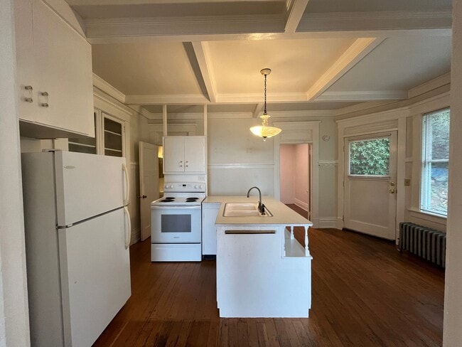 Building Photo - One Bedroom Close to Downtown and WWU
