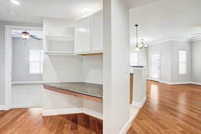 Building Photo - 2203 Dorrington St