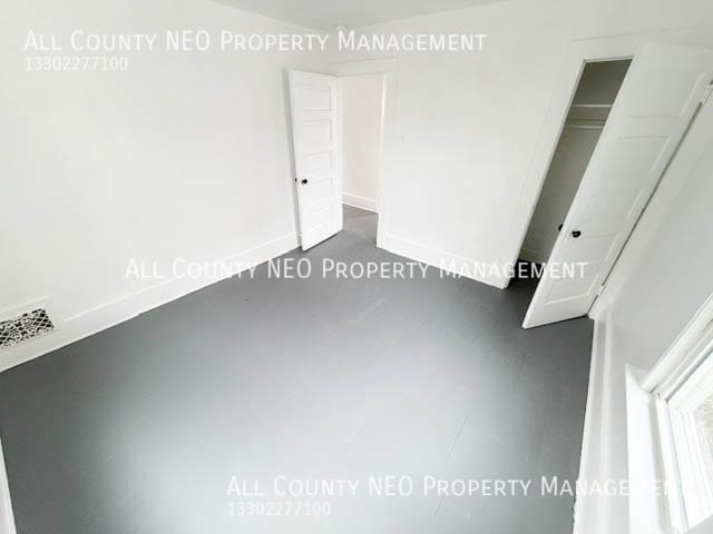 Building Photo - 518 Rentschler St