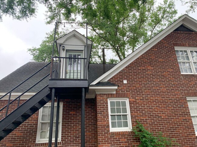 Building Photo - 528 Savannah Hwy