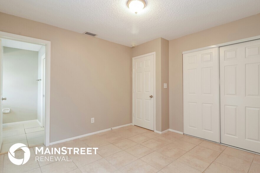 Building Photo - 18529 Phlox Dr