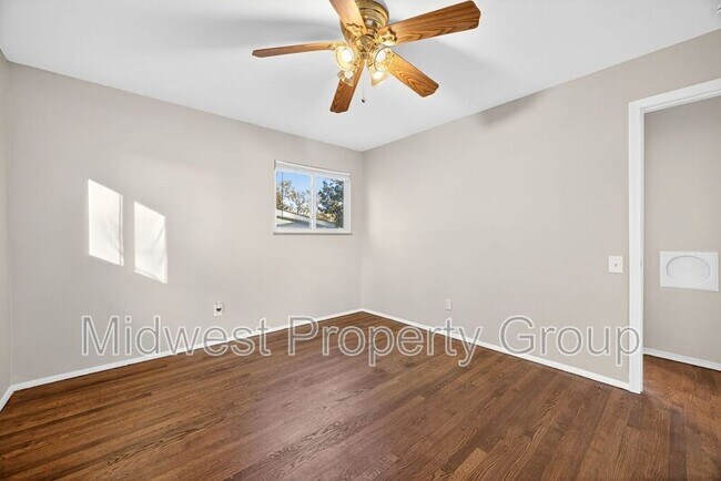 Building Photo - 1225 Night Dr