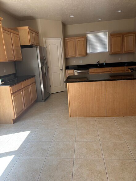 Building Photo - 2878 W Fox Hunters Loop