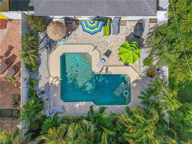 Building Photo - 572 105th Ave N