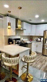 Building Photo - 1002 Unicorn Way