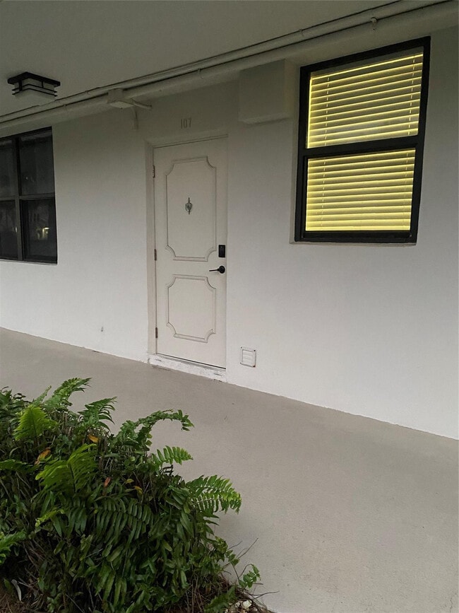 Building Photo - 3545 S Ocean Blvd