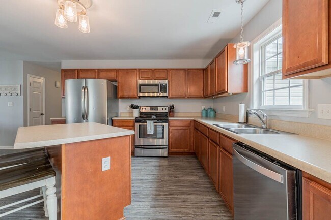 Building Photo - 4006 W T Whitehead Dr