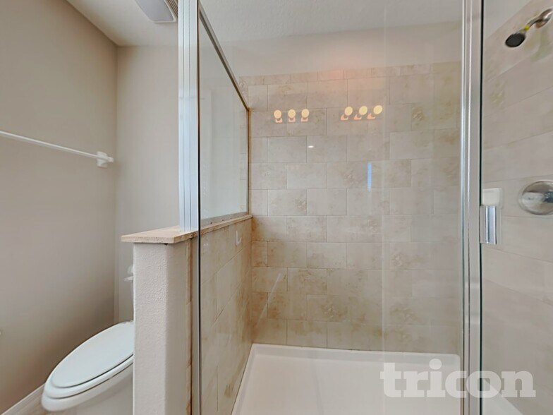 Building Photo - 4938 Reflecting Pond Cir