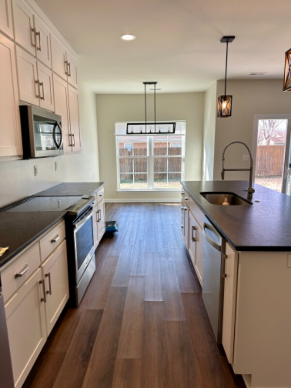 Building Photo - 1100 Kinsey Dr SE