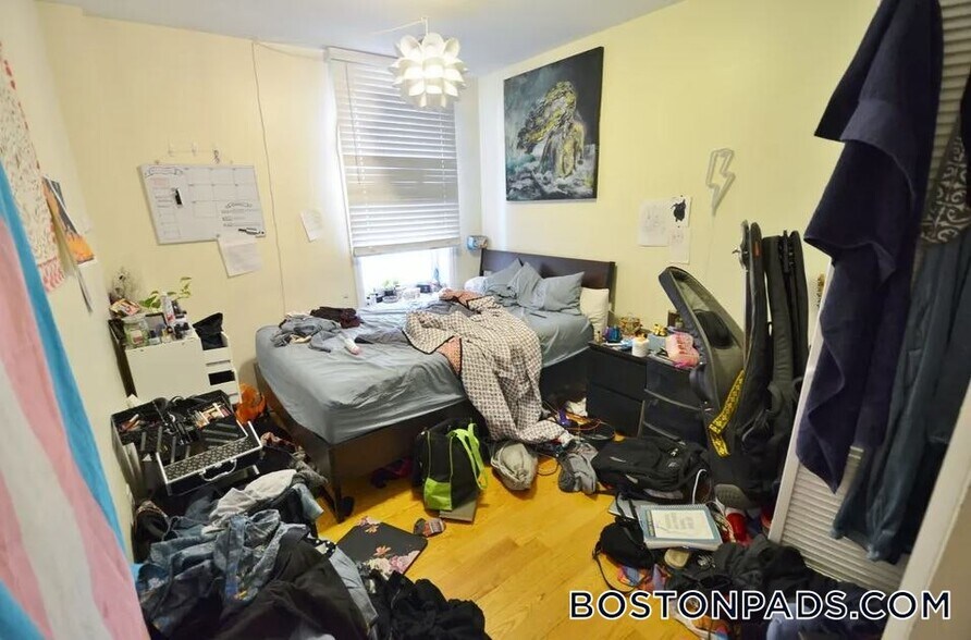 Building Photo - 90 Westland Ave