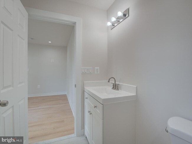 Building Photo - 14750 Jordan Ln