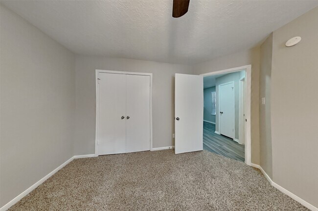 Building Photo - 21338 Wildcroft Dr