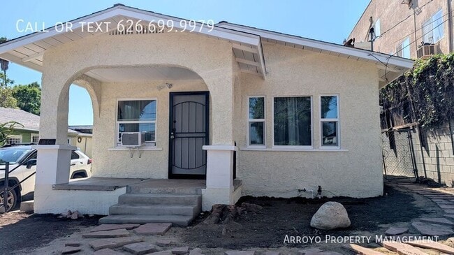 Building Photo - 6307 Aldama St