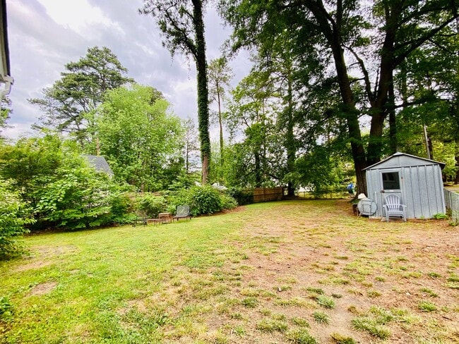 Building Photo - Adorable 2bdrm/1bth Rancher Located in Richmond's West End!!