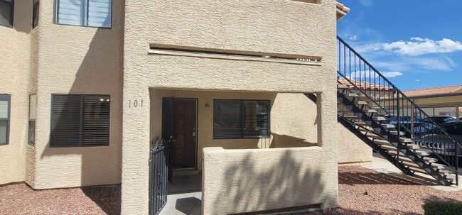 Building Photo - 1204 Observation Dr