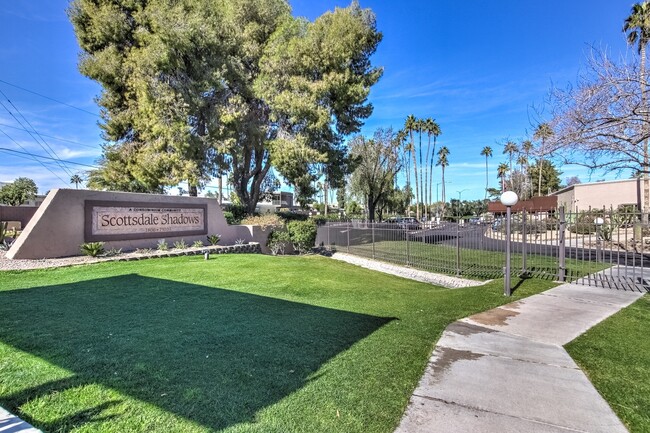 Building Photo - Old Town Scottsdale Condo with a View! Furnished