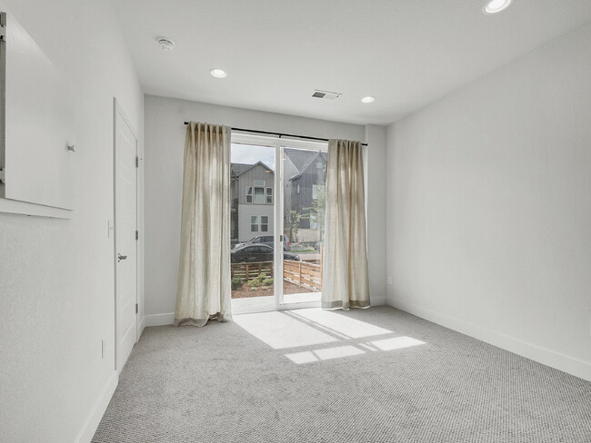 Building Photo - $2,350 - 2 Bed, 2.5 Bath Townhome in Broom...