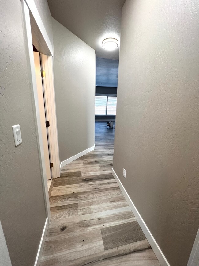 Building Photo - 3021 NW Mount Thielsen Dr