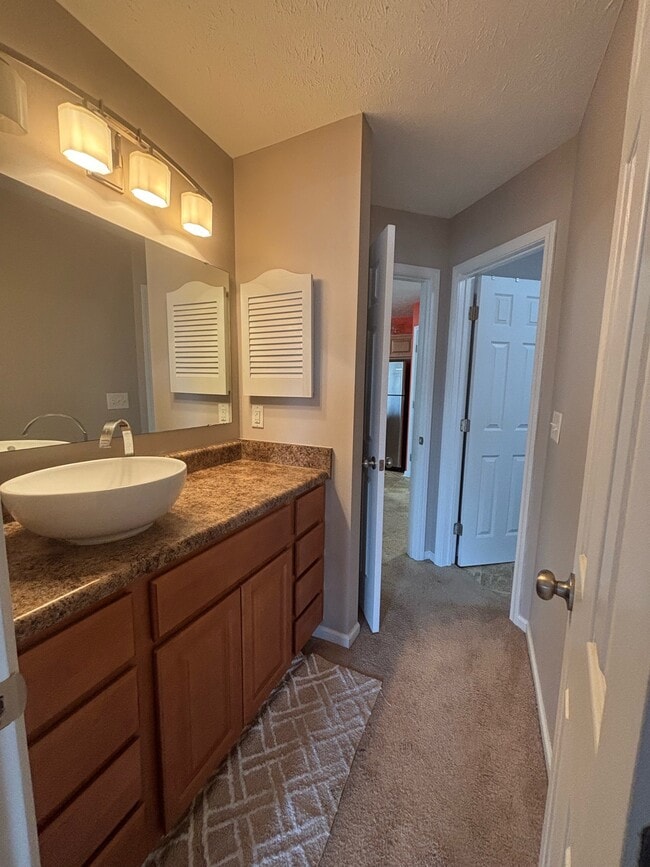 Building Photo - 1006 Brookhollow Dr