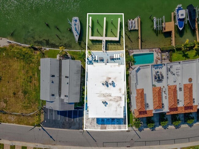 Building Photo - 185 Brightwater Dr