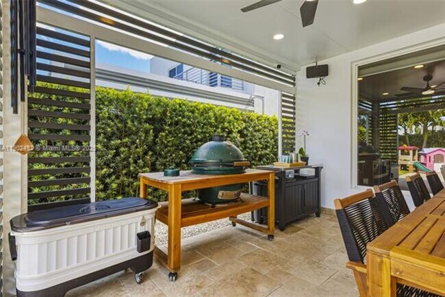 Building Photo - 10359 NW 67th Terrace