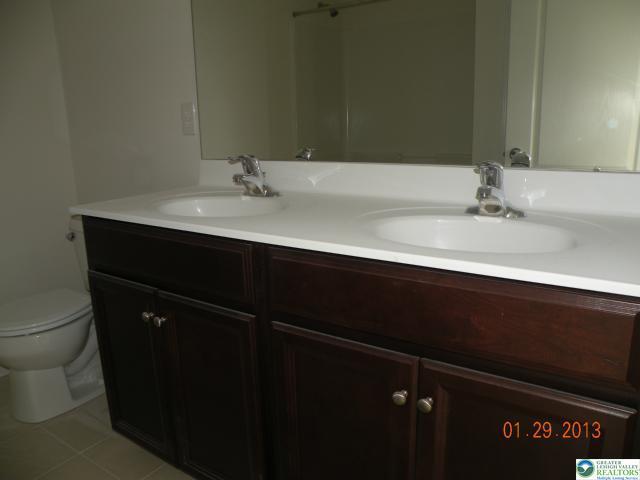 Building Photo - 5985 Valley Forge Dr